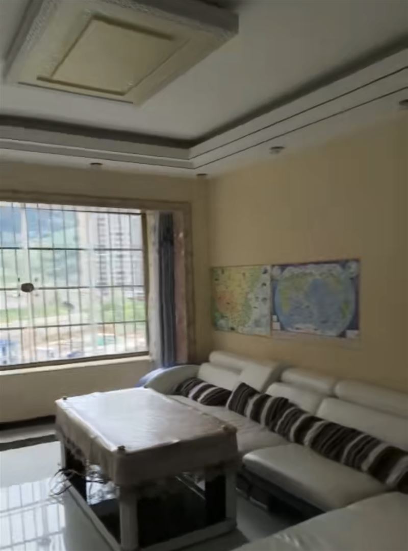 卧龙大都会，拎包入住，看房方便
